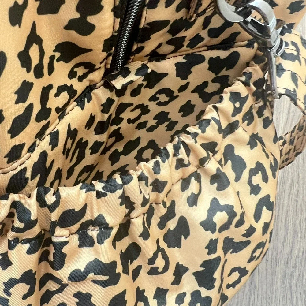 NWT‎ Lug Saunter Leopard Print Overnight Travel Weekender Duffel Bag with Pouch